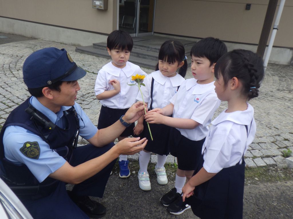 おまわりさんいつもありがとう